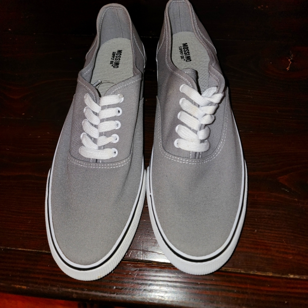 Mossimo slip on sneakers